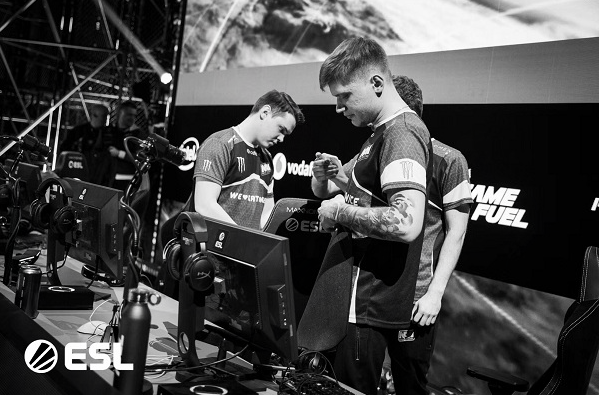 给俱乐部提 给俱乐部提